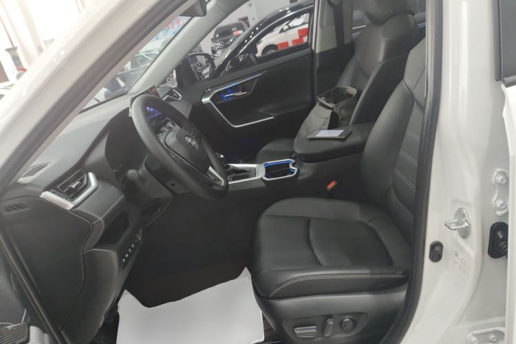 Used Toyota RAV4 2023 2.0L CVT Two-Wheel Drive Fashion Plus Edition
