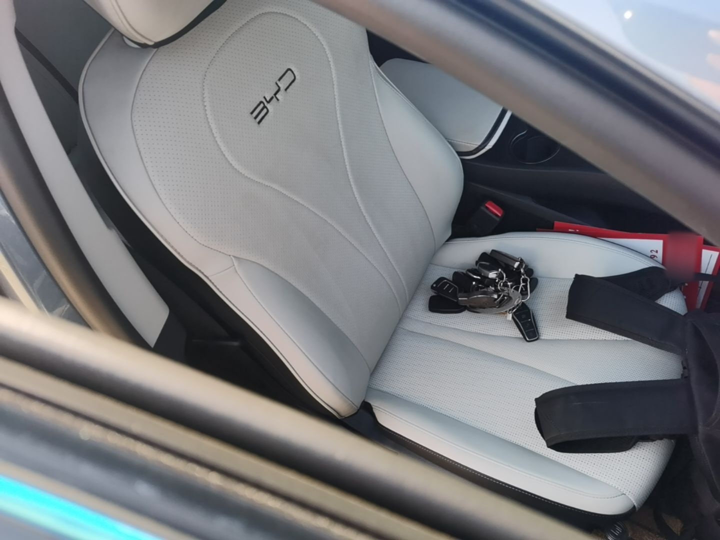 BYD Seal 05 DM-i 2025 DM-i Smart Drive 55KM Luxury Model — снимка 19