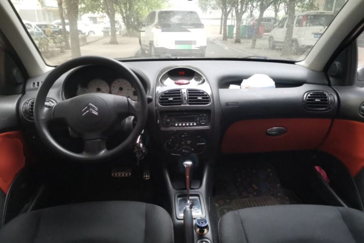 Used Citroen C2 2012 1.6L Automatic Sport Model Center Console