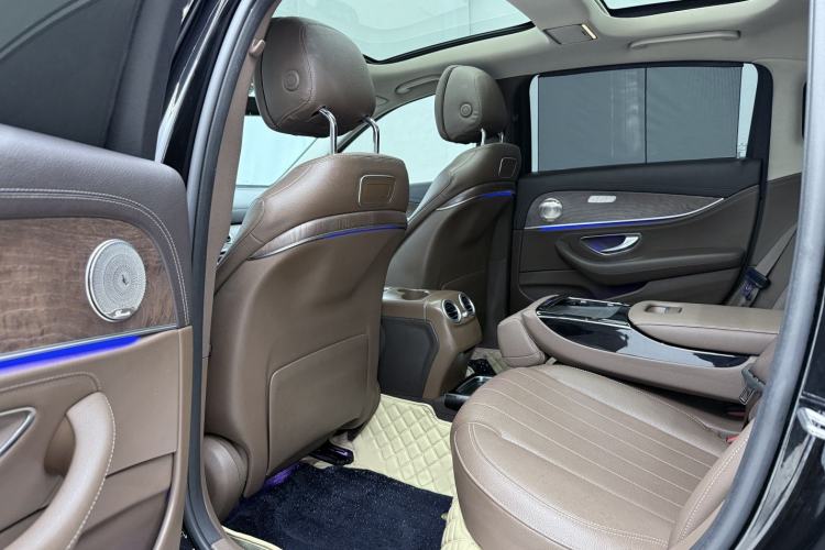 Used Mercedes-Benz E-Class 2016 E 300 L Luxury Model Interior 7