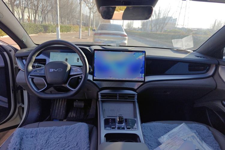 Used BYD Seal 07 DM-i 2025 Intelligent Driving Version DM-i 1.5L 125 km Prestige Edition Center Console