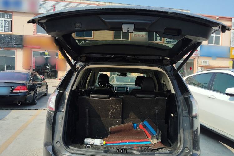 Used Ford Edge 2016 EcoBoost 245 Two-Wheel-Drive Titanium 7-Seater Trunk