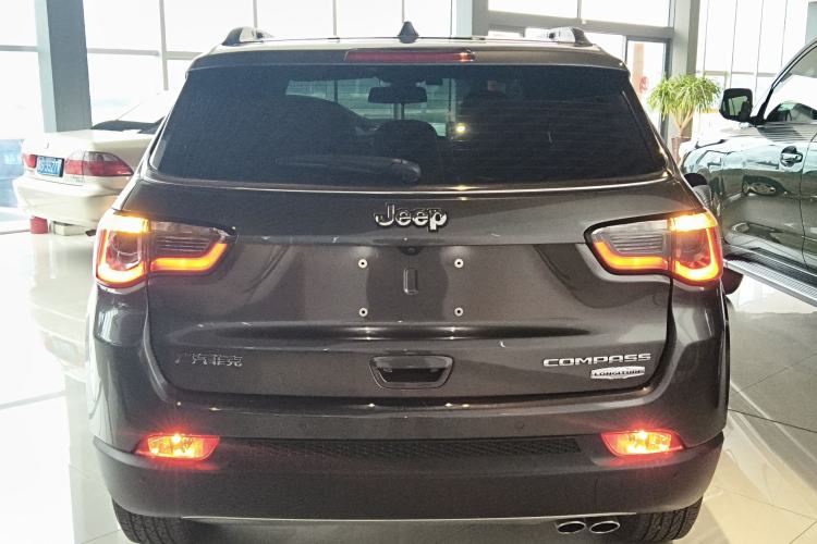 Used Jeep Compass 2019 220T Automatic Family Edition
