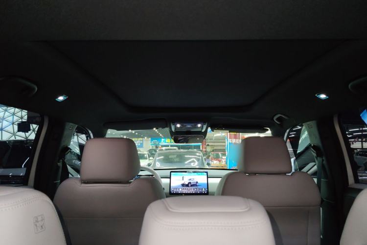 Used Formula Leopard Titanium 3 2025 501 km Range Rear-Wheel Drive Intelligent Driving Pro Version Headliner