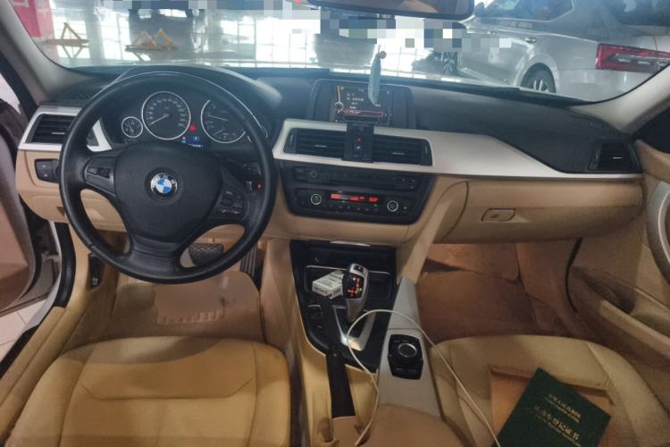 Used BMW 3 Series 2014 320Li Fashion Model Center Console