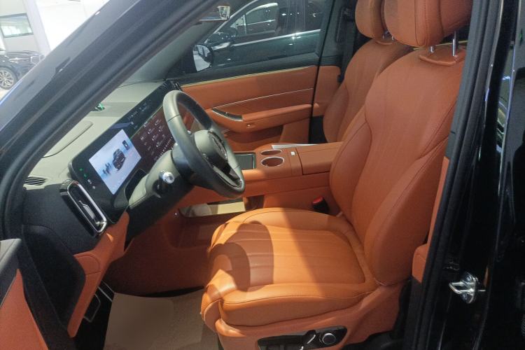 Used Hima AITO M8 2025 Extended-Range Max+ Version 53.4 kWh 6-Seater Edition Left Front Seat