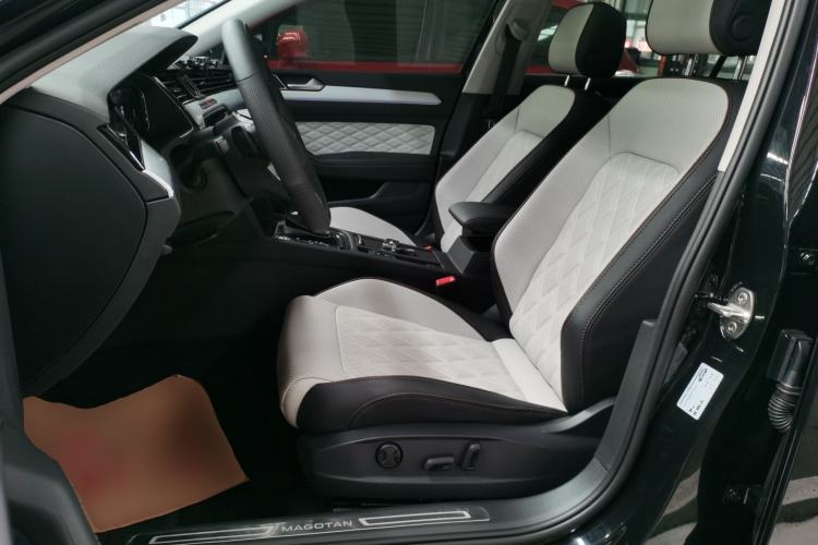 Used Volkswagen Magotan 2023 2 Million Units Commemorative Edition 330TSI DSG Luxury Version
