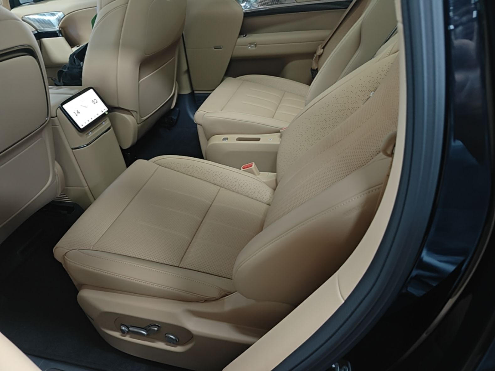 XPeng GX 2026 Model Range-Extended 1585 All-Wheel-Drive UltraSE — снимка 20