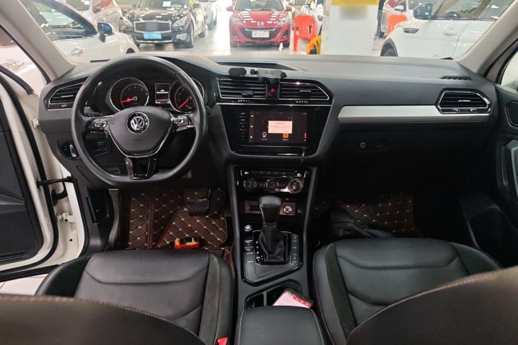 Used Volkswagen Tiguan L 2020 330TSI Automatic Two-Wheel Drive Panoramic Comfort Edition China VI Standard Center Console