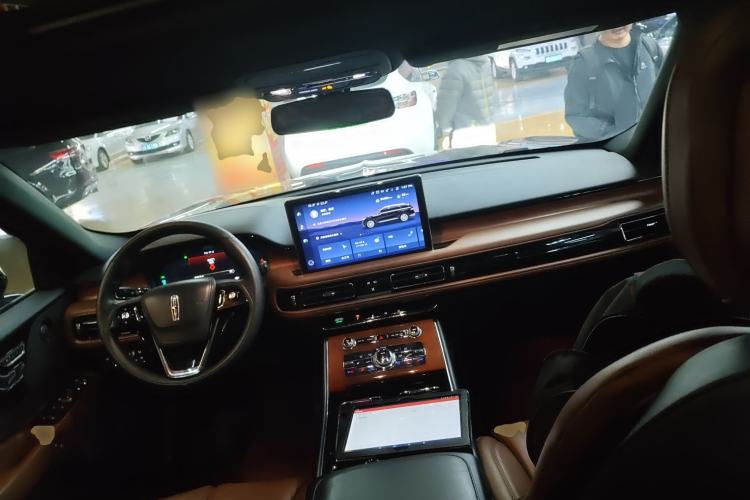 Used Lincoln Aviator 2020 3.0T V6 Four-Wheel Drive Zunya Edition Center Console