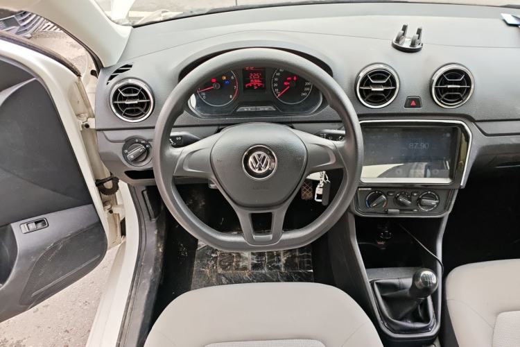 Used Volkswagen Jetta 2017 1.5L Manual Fashion Edition Steering Wheel