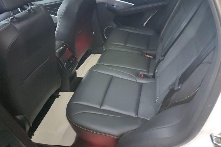 Used Wey VV6 2018 2.0T Two-Wheel-Drive Ultra-Luxury Version China V Standard
