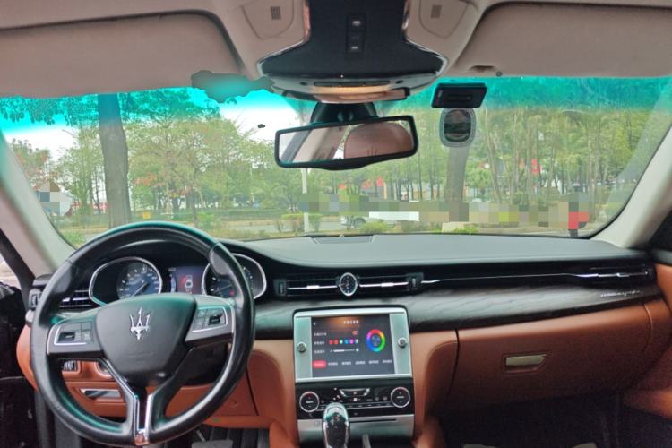 Used Maserati President 2013 3.0T Standard Model Center Console