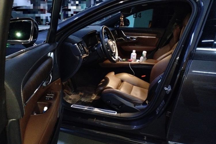 Used Volvo S90 2023 B5 Zhiyuan Luxury Edition
