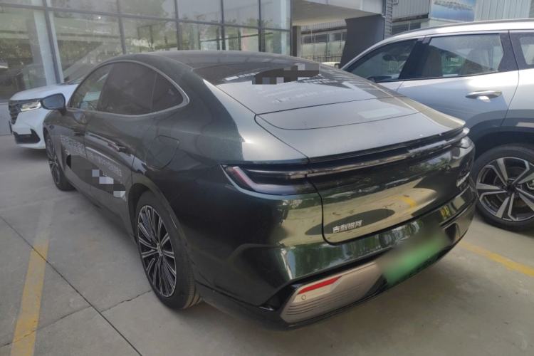 Used Geely Galaxy 8 2025 130km EM-P Starship Edition