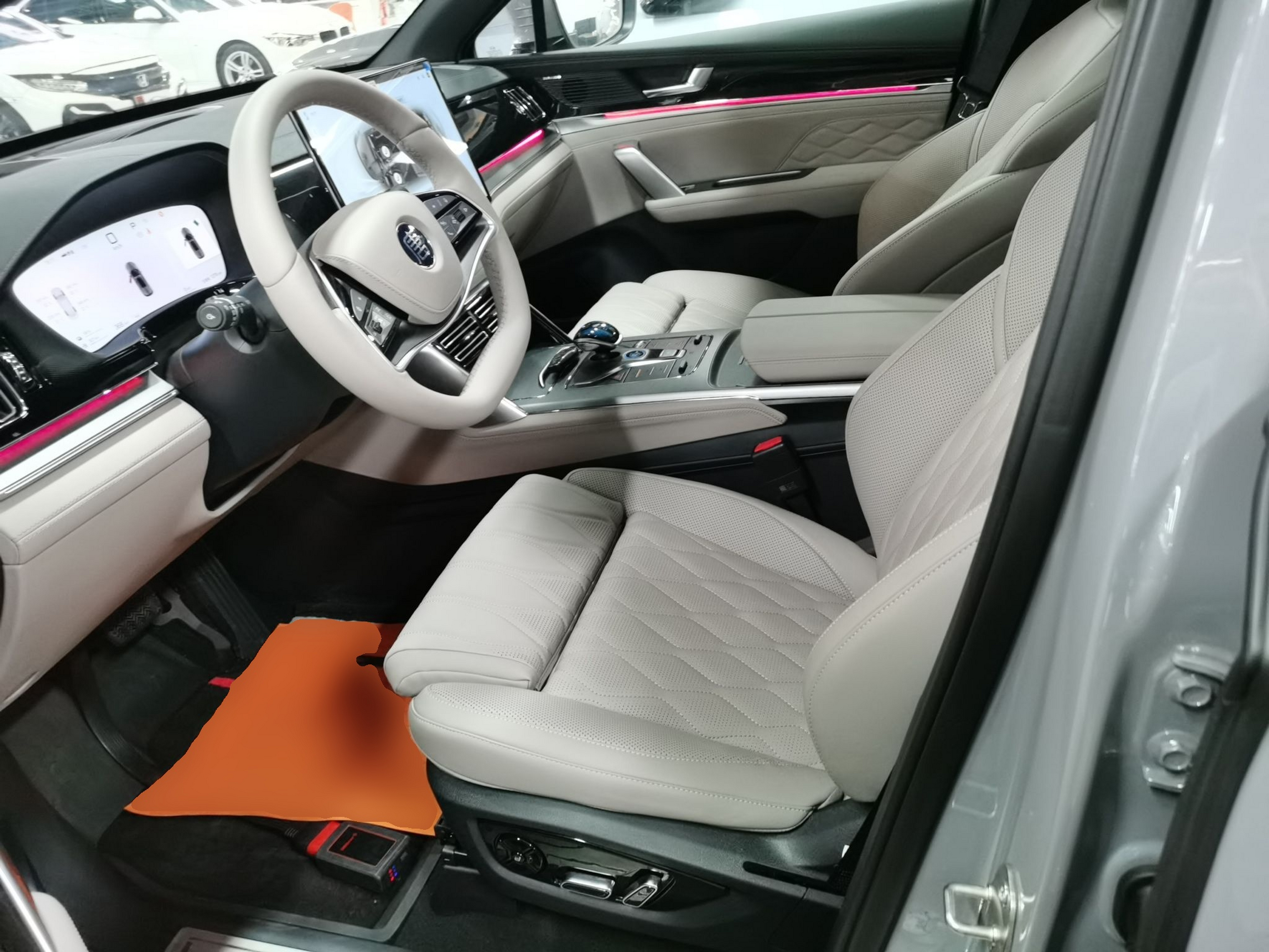 Переднее сиденье в автомобиле