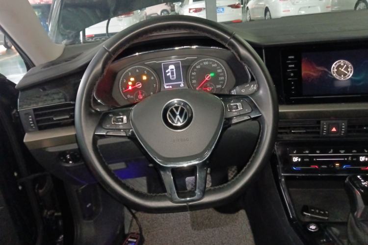 Used Volkswagen Passat 2020 Facelift 330TSI Elite Edition China VI Standard Steering Wheel