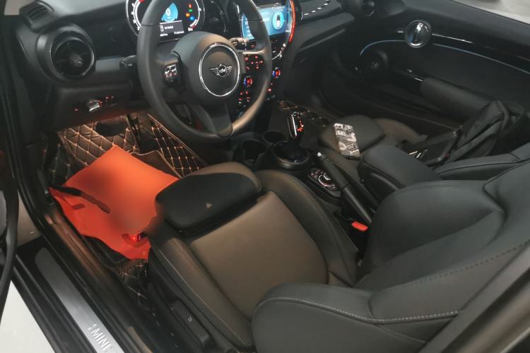 Used MINI 2023 Updated 1.5T COOPER Artist Left Front Seat