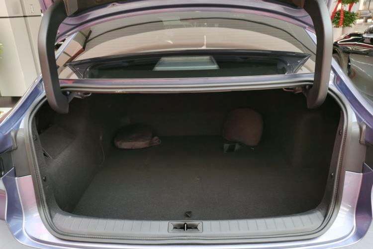 Used Nissan N6 2026 Model 180 Max Trunk