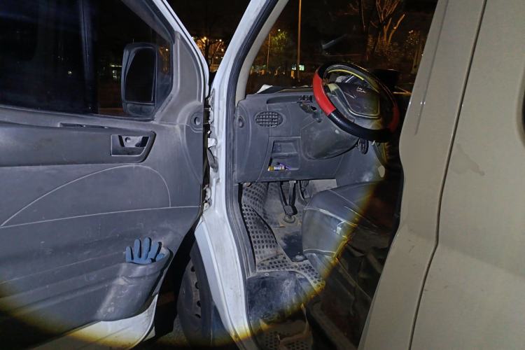 Used SAIC MAXUS Xintu V80 2012 2.5T Low-Roof Value-Added Logistics Version C