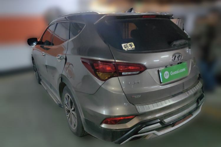 Used Hyundai Santa Fe 2017 2.0T Automatic All-Wheel Drive Smart 7-Seater
