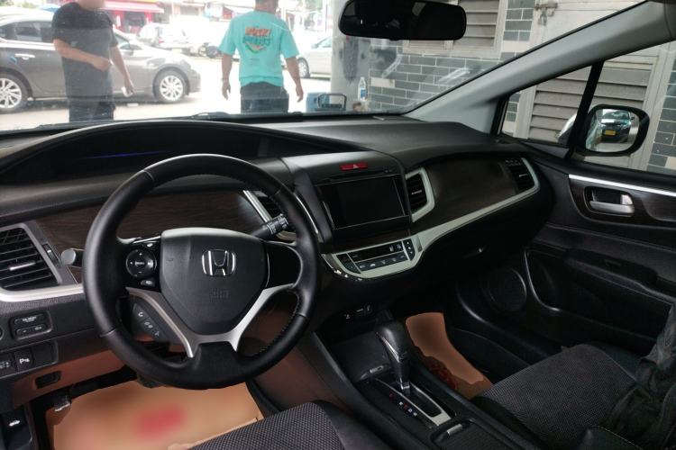 Used Honda Jade 2013 1.8L automatic Comfort version 5 seats