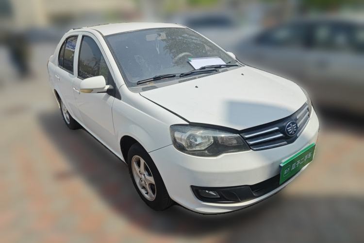 Used FAW Weizhi V5 2013 1.5L Manual Entry-Level Model China IV Standard Front Right 45 Deg
