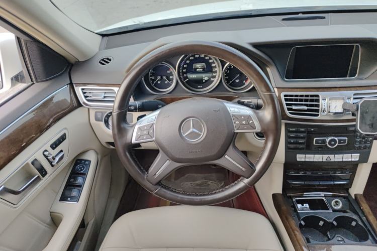Used Mercedes-Benz E-Class 2014 Facelifted E 260 L Luxury Edition Steering Wheel