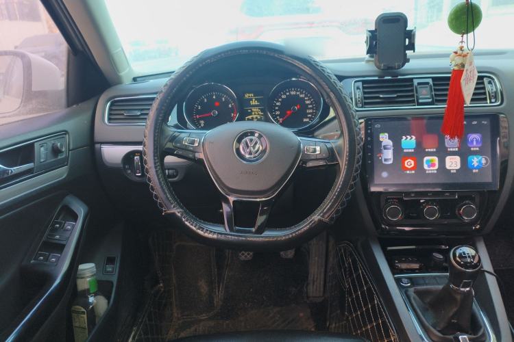 Used Volkswagen Sagitar 2018 1.6L Manual Comfort Model Steering Wheel