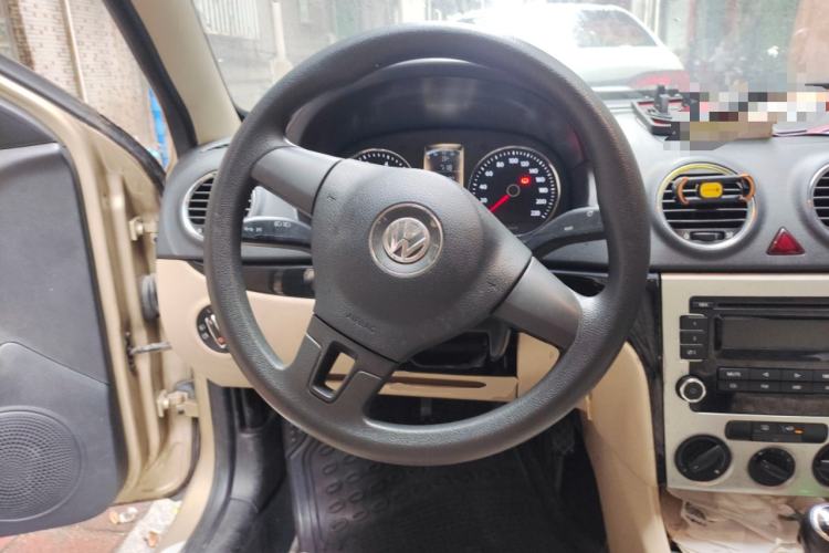 Used Volkswagen Lavida 2011 1.6L Manual - Premium Edition Steering Wheel