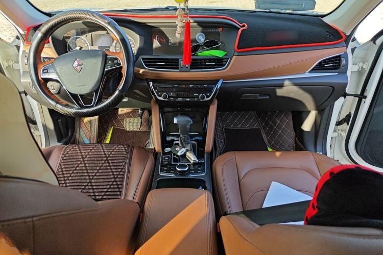 Used BORGWARD BX7 2016 28T Two-Wheel Drive Luxury Version 5 Seats