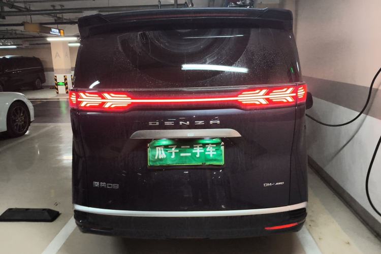 Used Denza D9 2022 DM-i 970 Four-Wheel Drive Flagship Model Rear