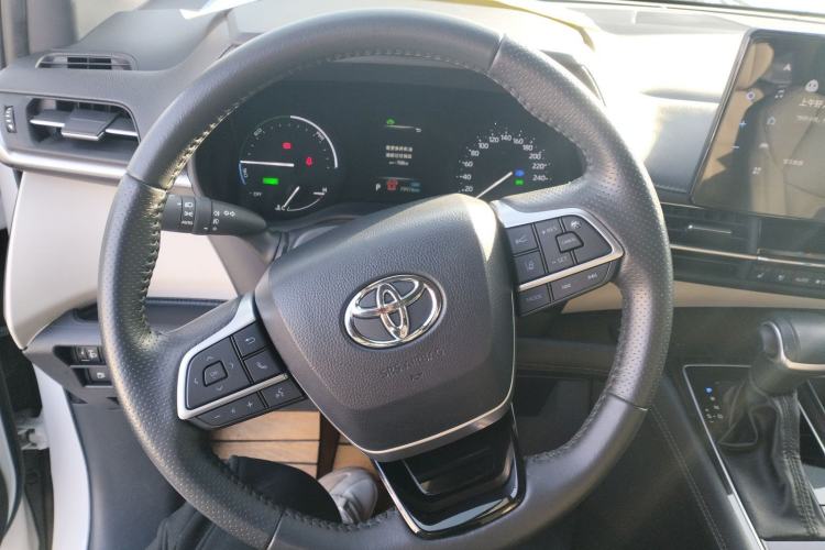 Used Toyota Sienna 2021 2.5L Hybrid Premium Edition