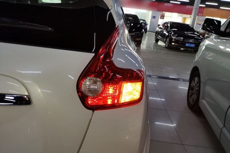 Used Infiniti ESQ 2014 1.6L Spontaneous Edition