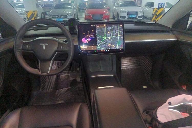 Used Tesla Model Y 2021 Long-Range All-Wheel-Drive Version
