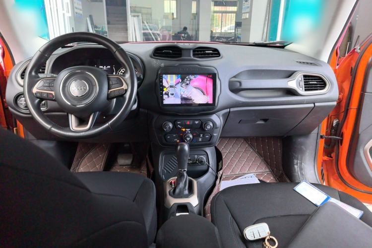 Used Jeep Renegade 2018 Connected Large Screen Version 180TS Automatic High-Energy Edition Center Console