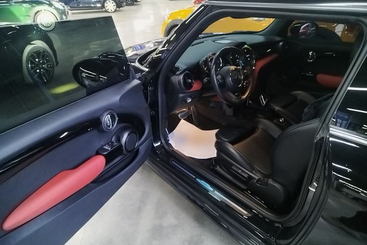 Used MINI MINI 2021 1.5T Three-Door Sharp Edition
