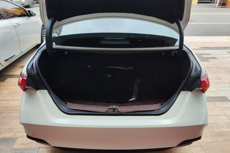 Used Toyota Avalon 2019 2.5L Touring Premium Version China VI Standard Trunk