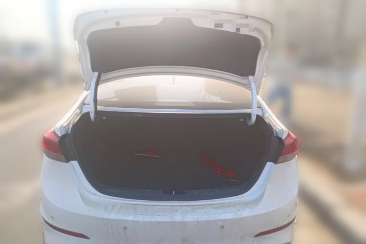 Used Hyundai Elantra (6th Generation / Lingdong) 2019 1.4T Dual-Clutch Xuan Dong · Dynamic Model Trunk
