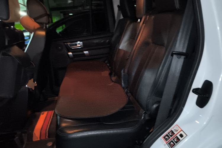 Used Land Rover Discovery 2013 3.0 SDV6 HSE Diesel Edition Left Rear Seat