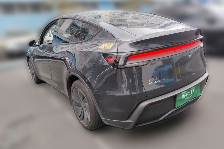 Used Tesla Model Y 2025 Rear-Wheel-Drive Version
