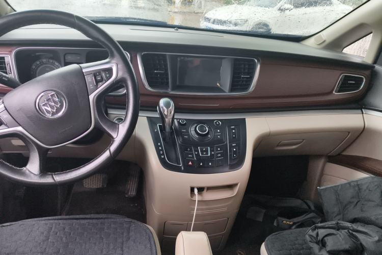Used Buick GL8 2017 25S Luxury Version China V Standard Center Console