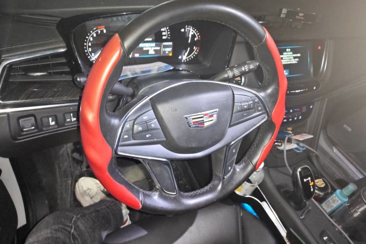 Used Cadillac XT5 2018 28E Four-Wheel Drive Tech Version Steering Wheel