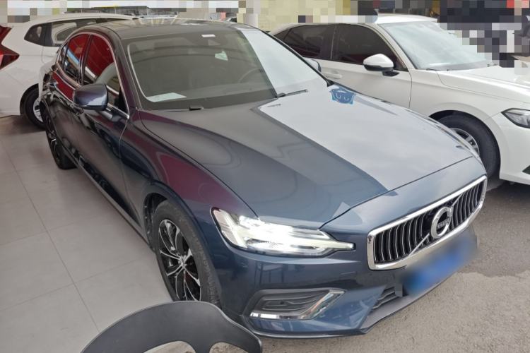 Used Volvo S60 2022 B4 Zhiyi Luxury Edition
