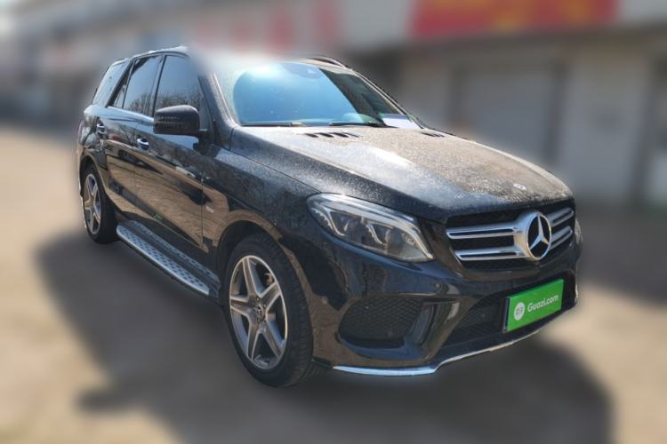 Used Mercedes-Benz GLE 2018 GLE 400 4MATIC Exclusive Edition Front Right 45 Deg
