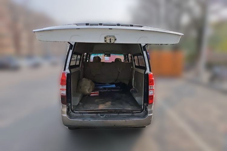 Used Jinbei New Hiace S 2022 1.5L Wealth Edition Non-Air-Conditioned Bus China VI Standard SWC15M
