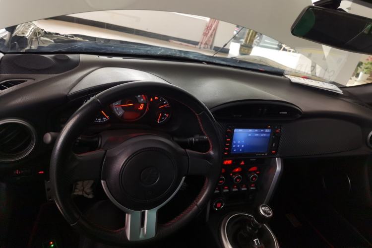 Used Toyota 86 2014 2.0L Manual Luxury Version