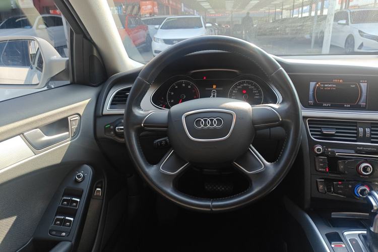 Used Audi A4L 2016 30 TFSI Automatic Comfort Model Steering Wheel