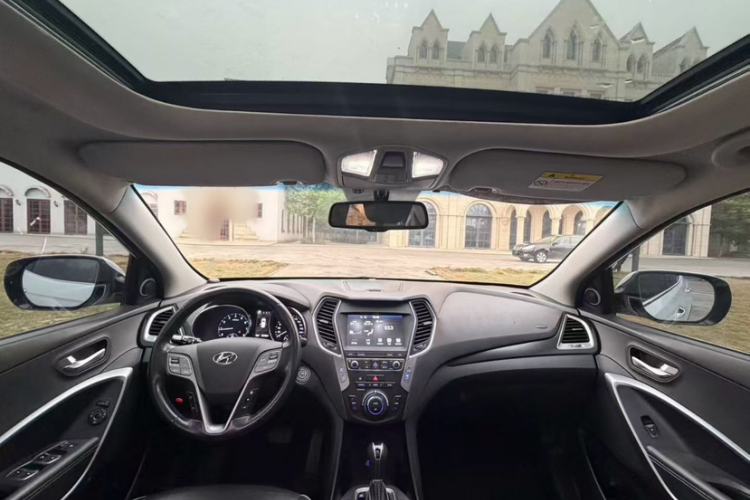 Used Hyundai Santa Fe 2017 2.4L Automatic Two-Wheel Drive Smart Version 5 Seats
