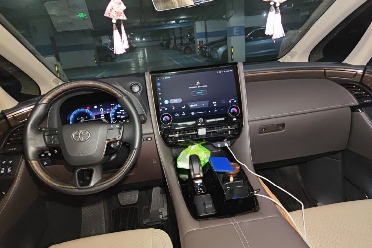 Used Toyota Alphard 2024 Dual-Engine 2.5L Prestige Edition

